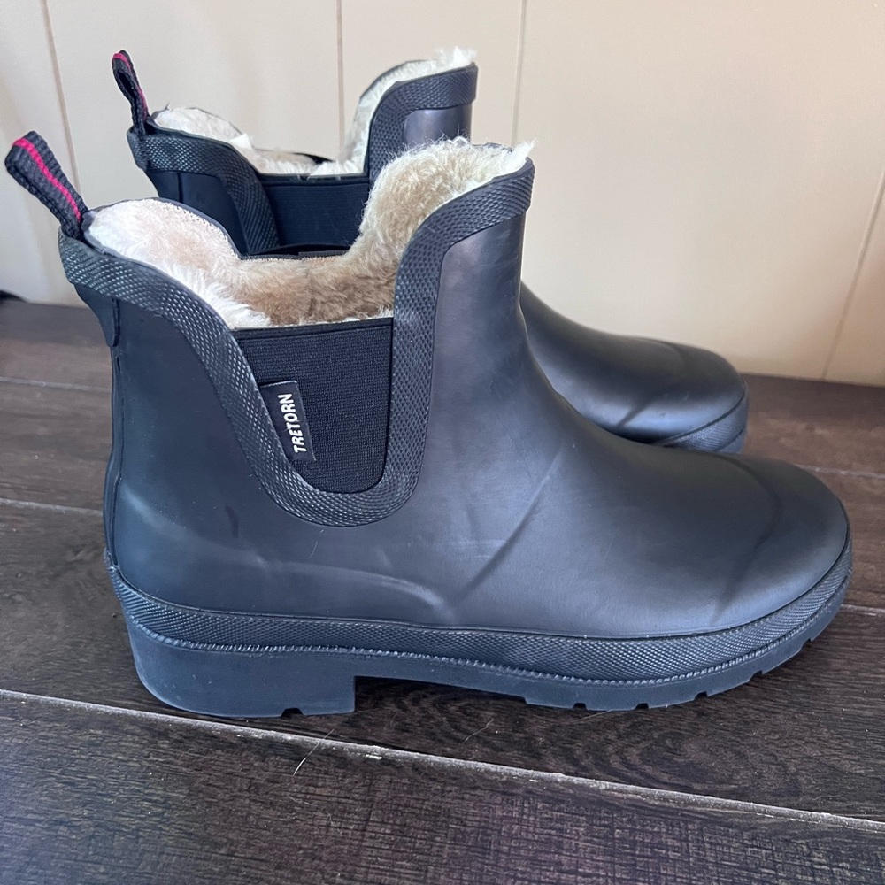 NWOT All weather boots